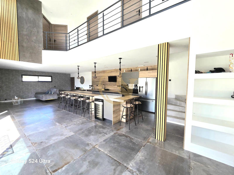 Maison contemporaine - 165 m² - 5 pièces