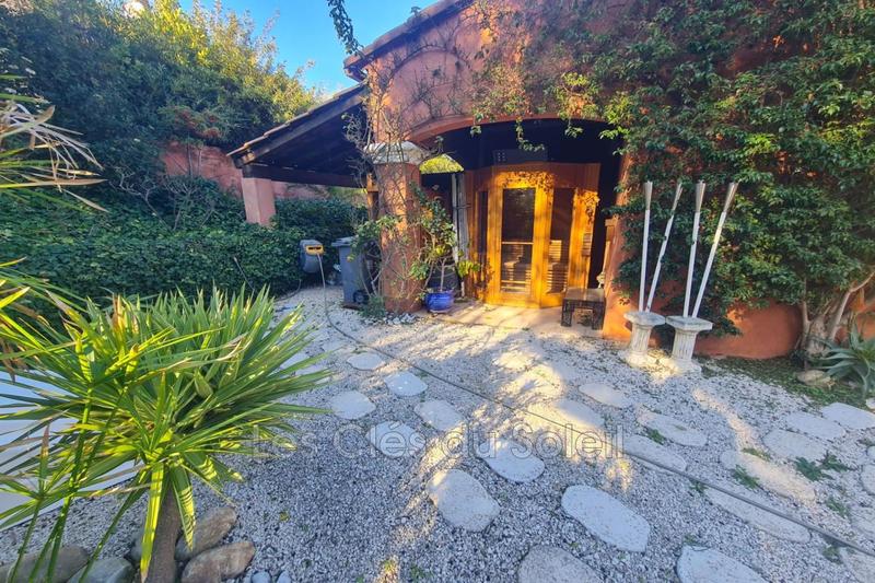 Villa - 198 m² - 6 pièces