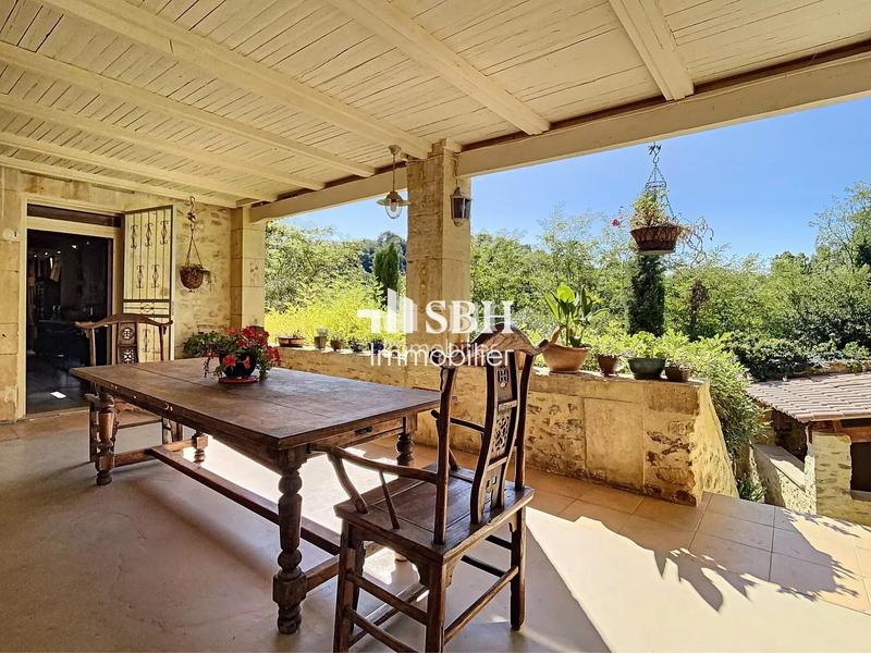 Mas - 540 m² - 27 pièces