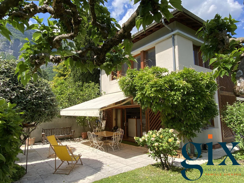 Maison - 170 m² - 7 pièces