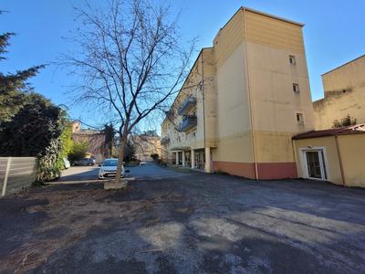 Local d'activité / Entrepôt - 434 m² - 10 pièces