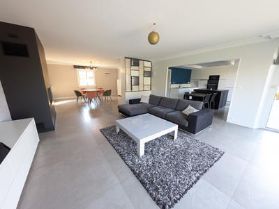 Maison - 196 m² - 7 pièces