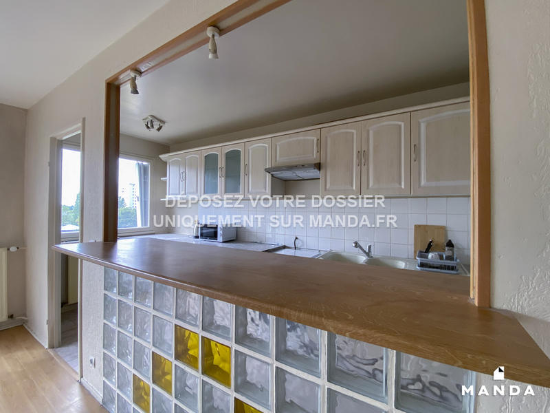 Chambre - 10 m² - 4 pièces