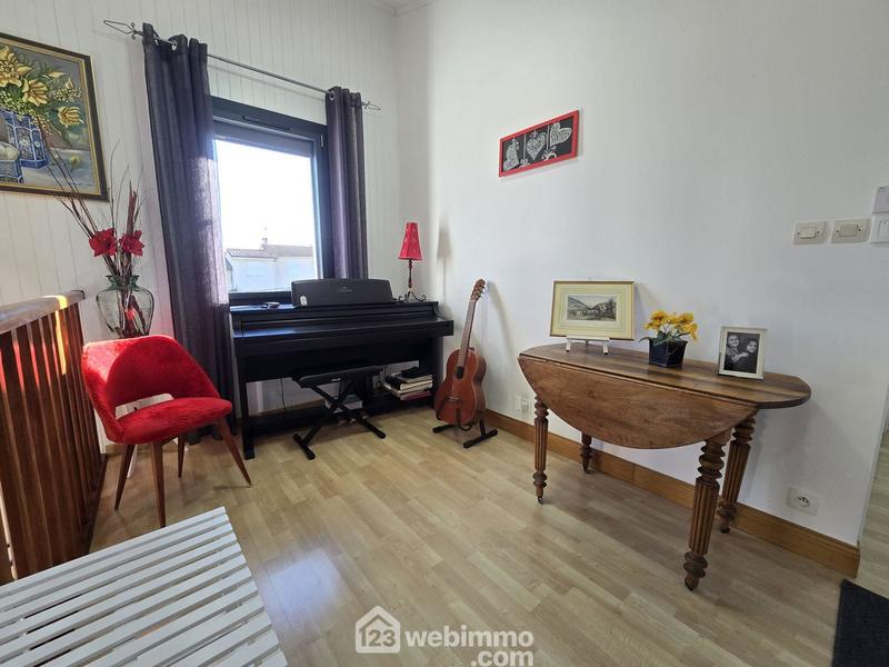 Maison - 221 m² - 5 pièces