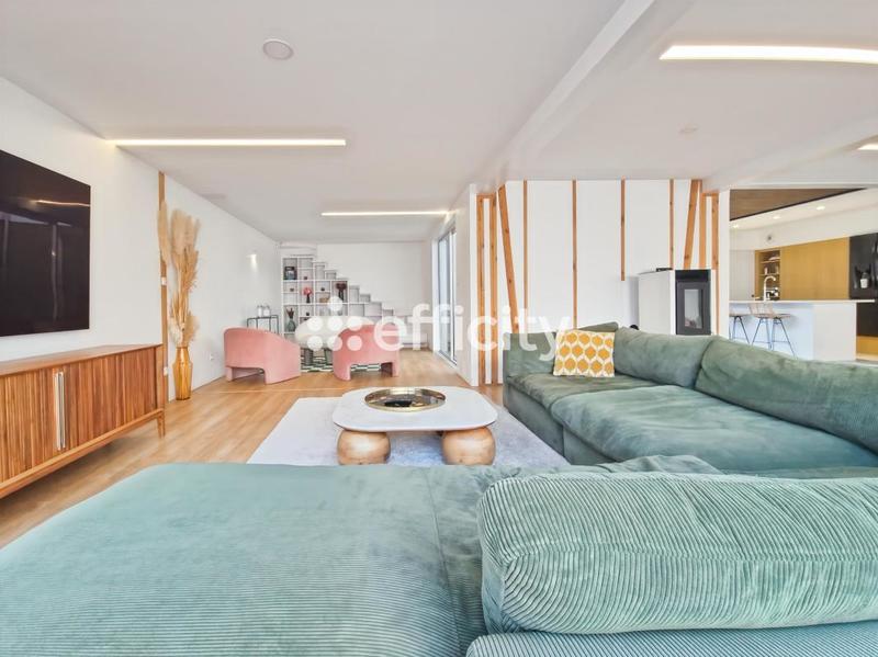 Villa - 208 m² - 9 pièces