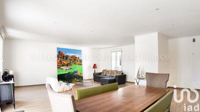 Maison - 240 m² - 7 pièces