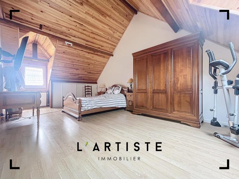 Maison traditionnelle - 153 m² - 6 pièces