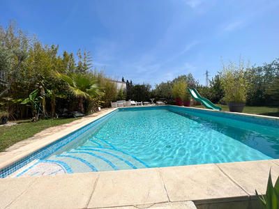 Maison - 210 m² - 8 pièces