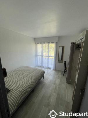 Chambre - 12 m² - 1 pièce