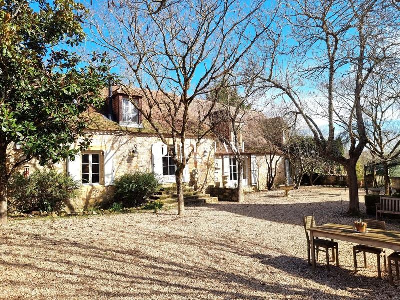 Demeure - 590 m² - 14 pièces