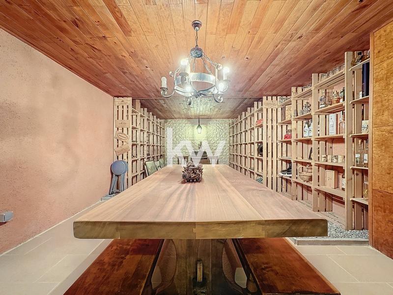 Maison - 284 m² - 7 pièces