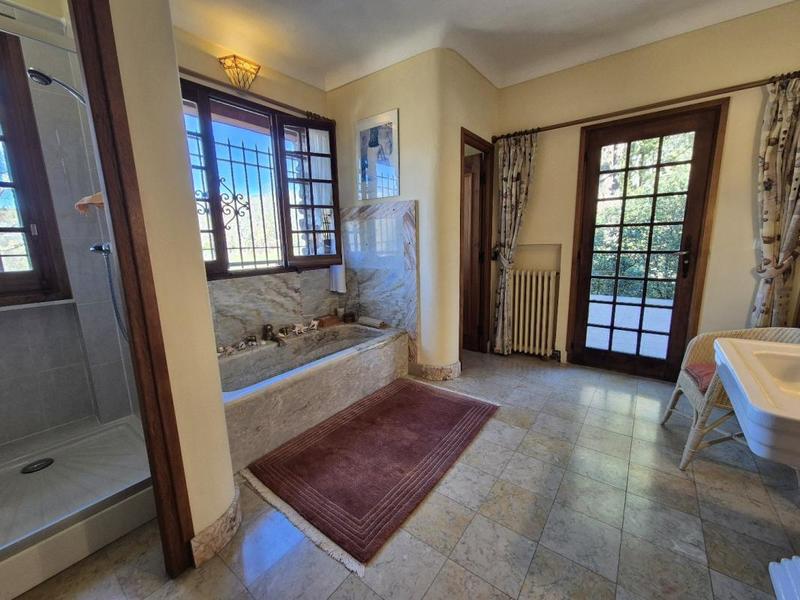 Demeure - 308 m² - 10 pièces