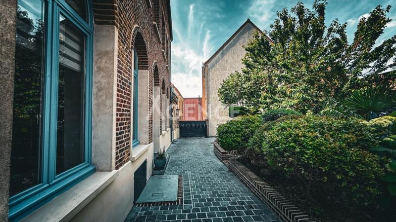 Maison bourgeoise - 250 m² - 9 pièces