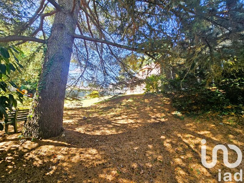 Maison - 225 m² - 8 pièces