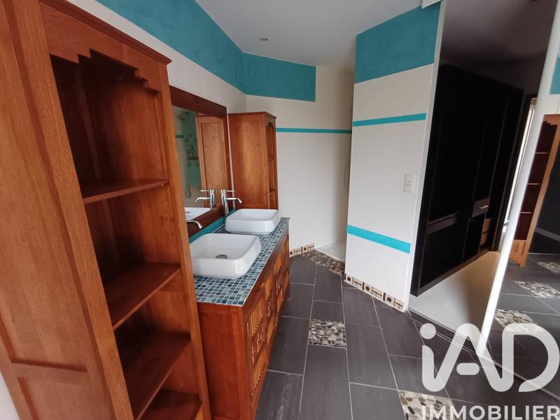 Maison - 211 m² - 6 pièces