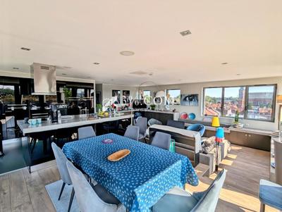 Penthouse - 138 m² - 4 pièces