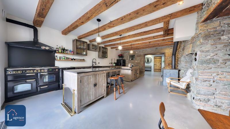 Maison - 499 m² - 7 pièces