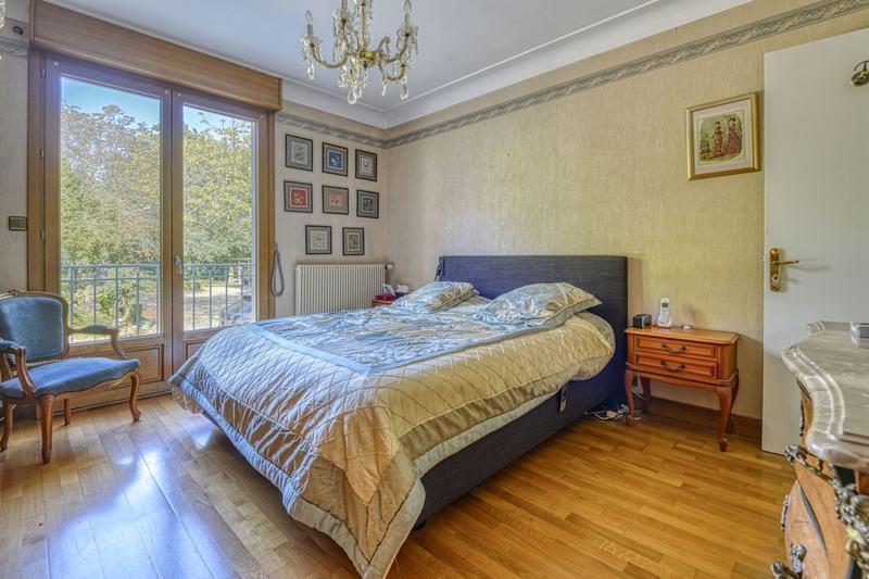 Maison - 270 m² - 7 pièces