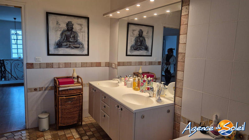 Maison - 272 m² - 8 pièces