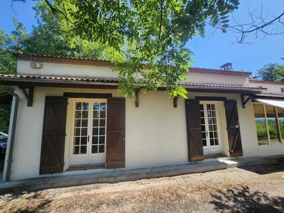 Maison - 230 m² - 10 pièces