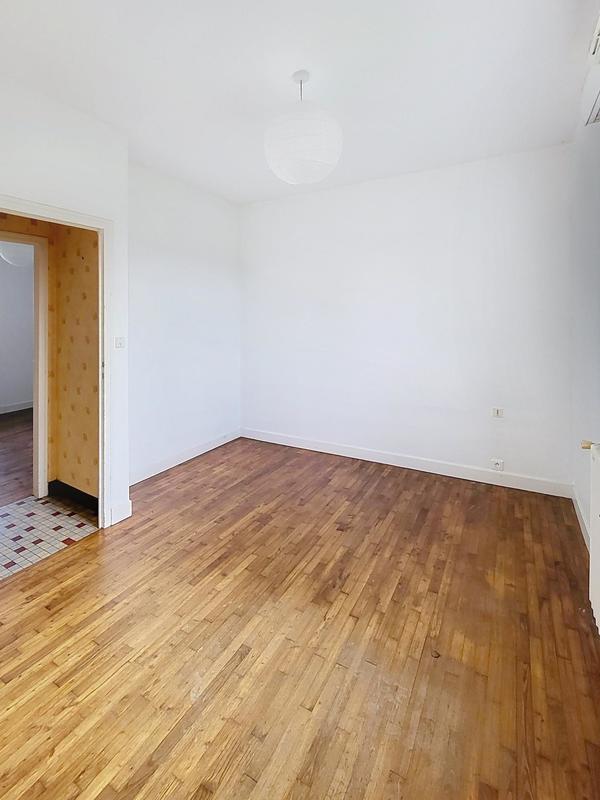 Maison - 88 m² - 6 pièces