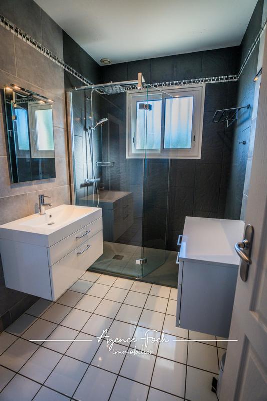 Maison - 176 m² - 5 pièces