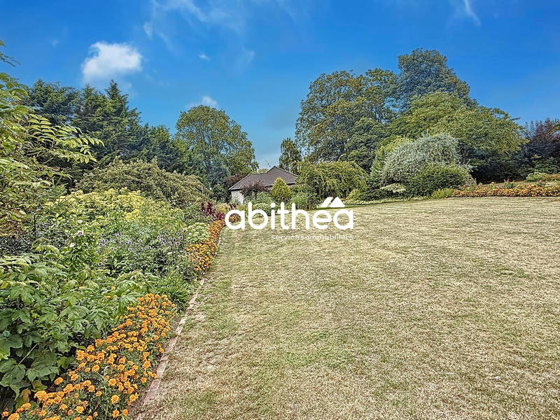 Maison - 331 m² - 10 pièces