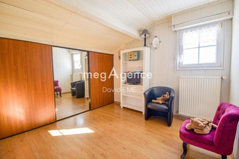 Maison traditionnelle - 192 m² - 9 pièces