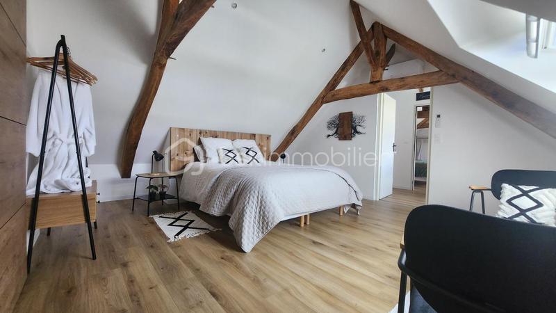 Propriété - 236 m² - 9 pièces