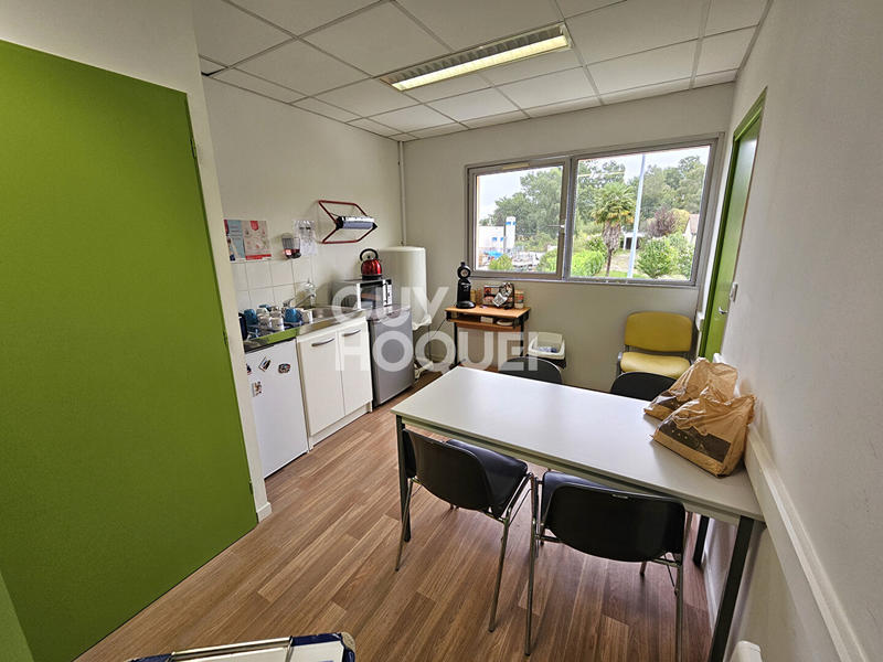 Local commercial - 295 m² - 16 pièces