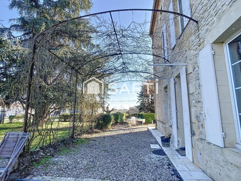 Maison - 290 m² - 6 pièces