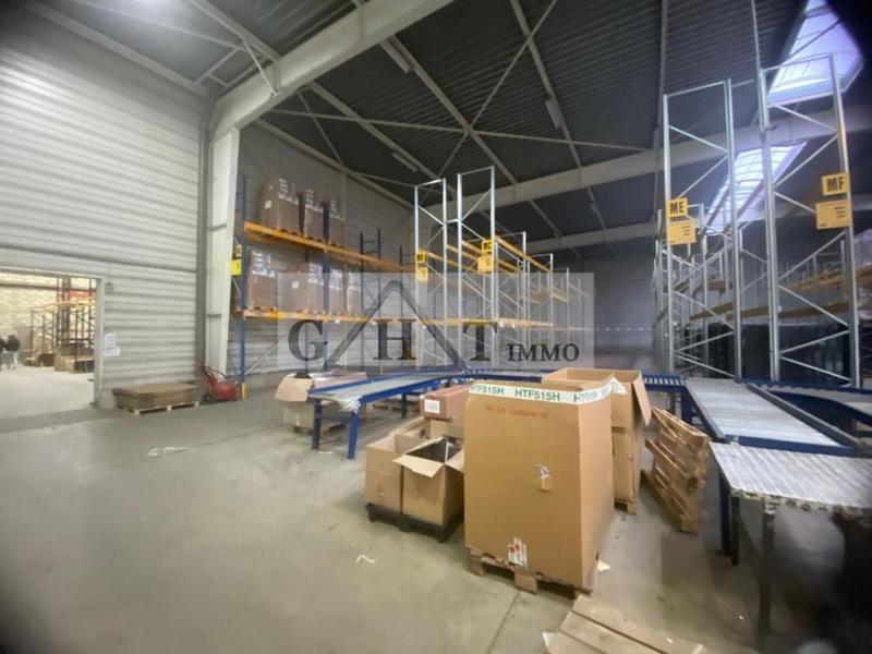 Entrepôt - 4 542 m²
