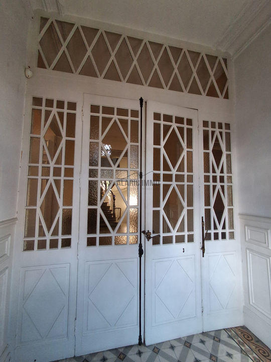 Maison - 950 m² - 42 pièces