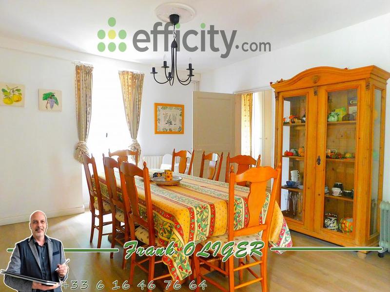 Maison - 280 m² - 11 pièces