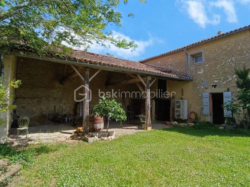 Maison - 292 m² - 9 pièces