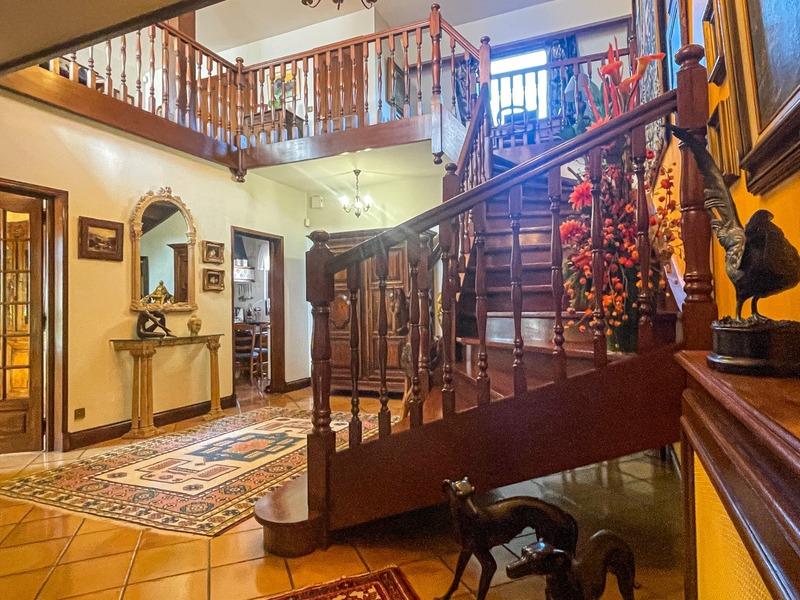 Maison en pierre - 295 m² - 8 pièces