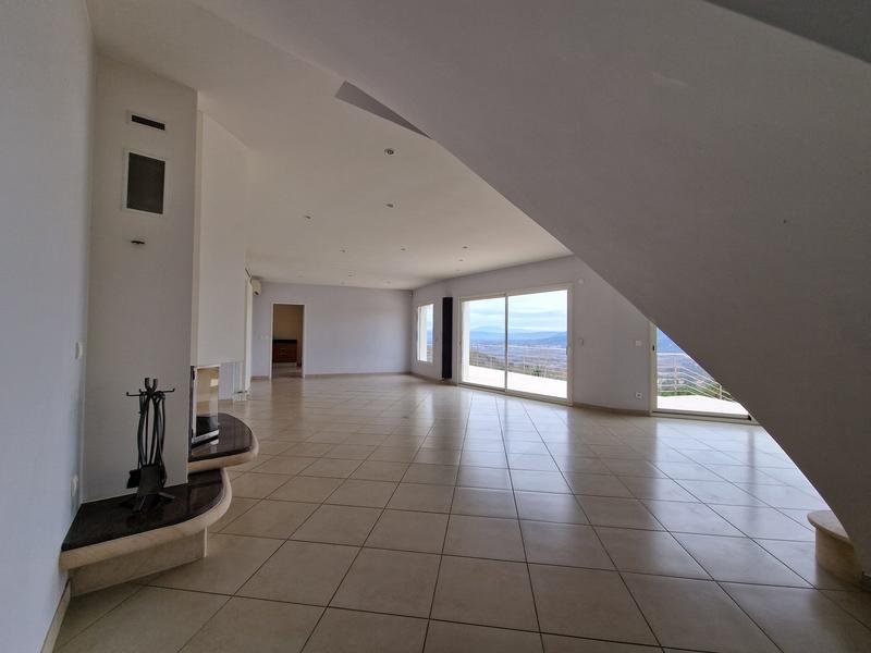 Villa - 185 m² - 4 pièces