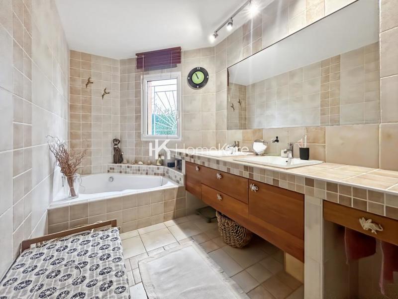 Villa - 185 m² - 7 pièces