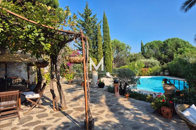 Maison en pierre - 180 m² - 7 pièces