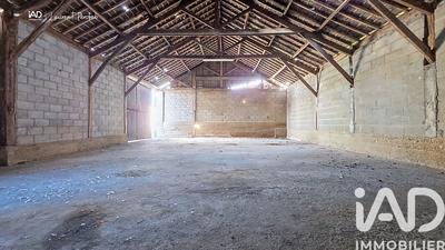 Maison - 350 m² - 2 pièces