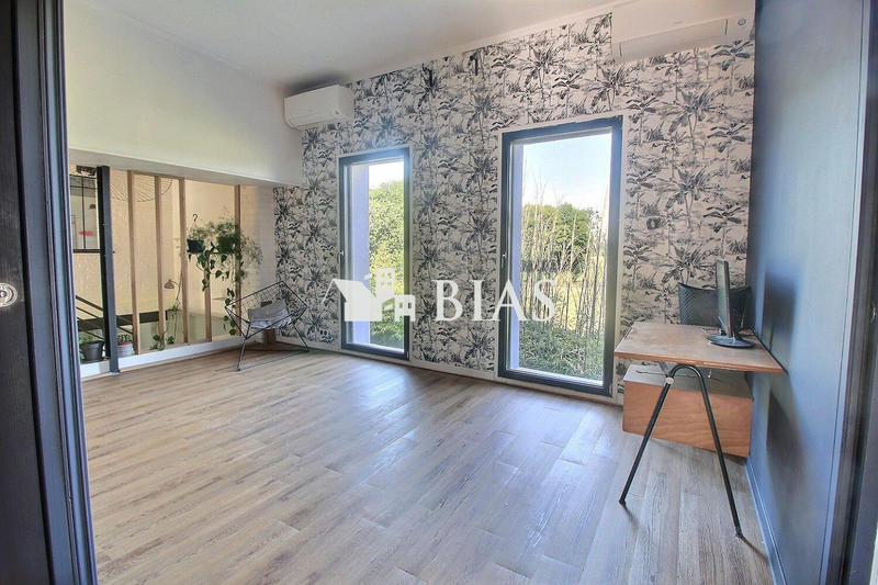 Maison contemporaine - 260 m² - 6 pièces