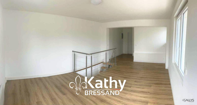 Maison - 90 m² - 4 pièces