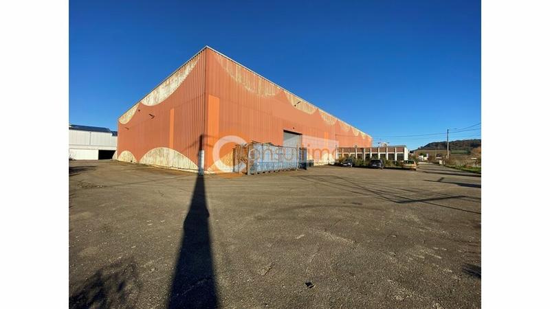 Entrepôt - 3 150 m²