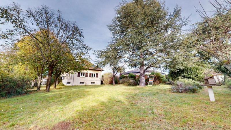 Maison - 225 m² - 8 pièces