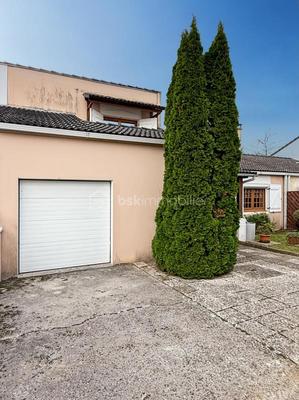 Maison - 106 m² - 6 pièces