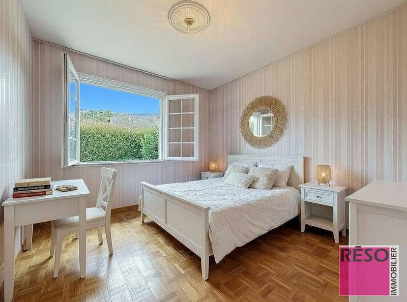 Maison - 230 m² - 7 pièces