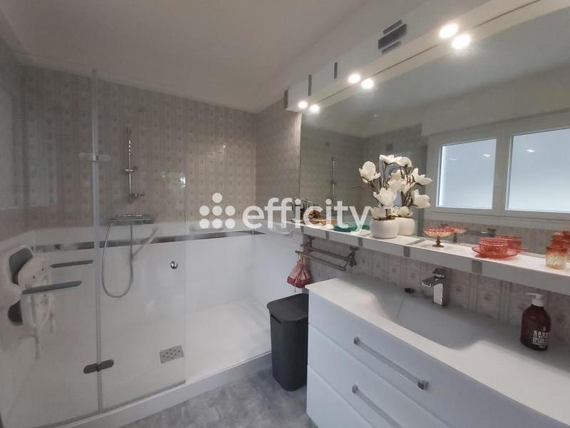 Maison - 190 m² - 6 pièces