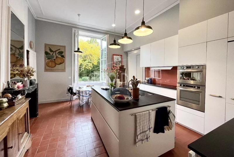 Appartement - 260 m² - 7 pièces