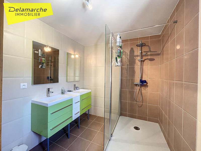 Maison - 268 m² - 11 pièces