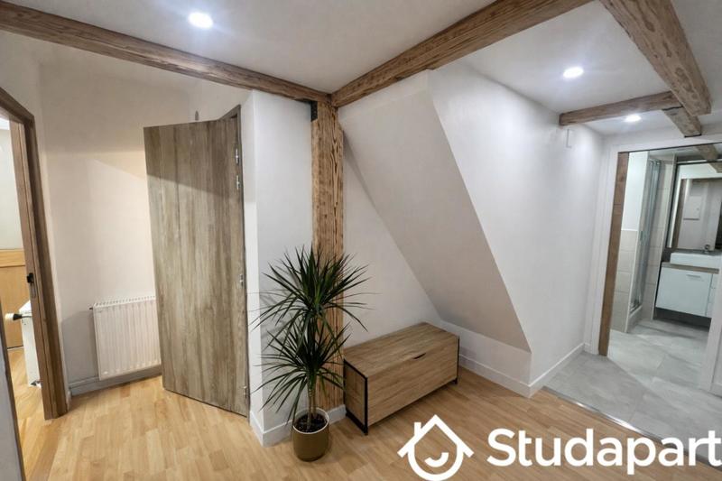 Chambre - 9 m² - 1 pièce